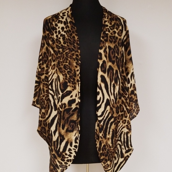 Jackets & Blazers - 1️⃣ Small Left!! Leopard Print Shrug Cardigan